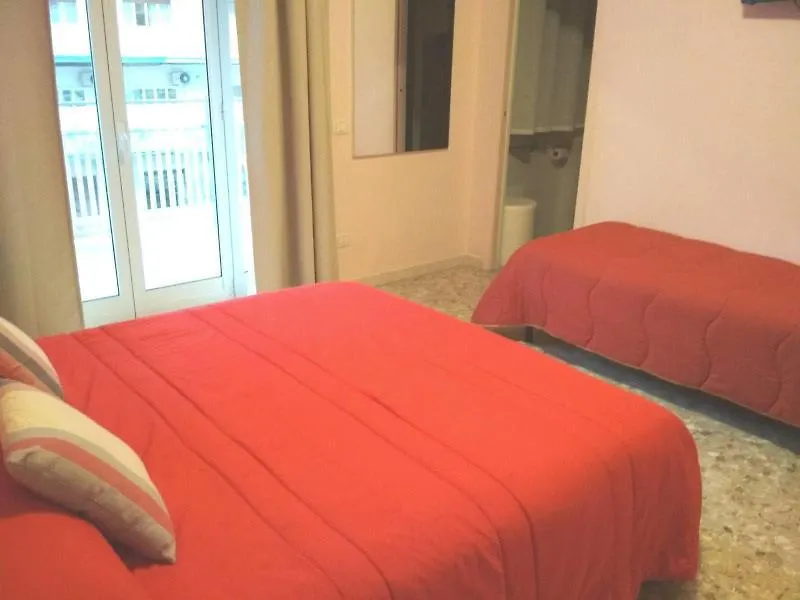 קטאניה Michelangelo Rooms לינה וארוחת בוקר