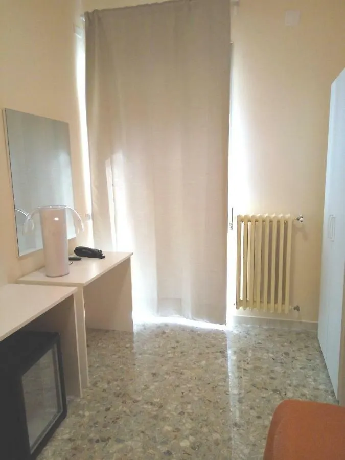 *** לינה וארוחת בוקר קטאניה Michelangelo Rooms איטליה