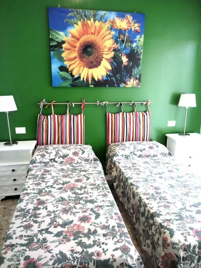 קטאניה Michelangelo Rooms לינה וארוחת בוקר